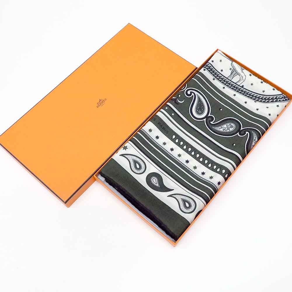 カレ ジェアン 140 GRAND APPARAT BANDANA グラン アパラ バンダナ ヴェールロデン/ホワイト/ブラック カシミヤ シルク スカーフ
